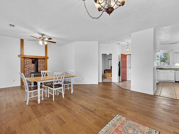 4th image of 1649 Lark Spur Dr NE