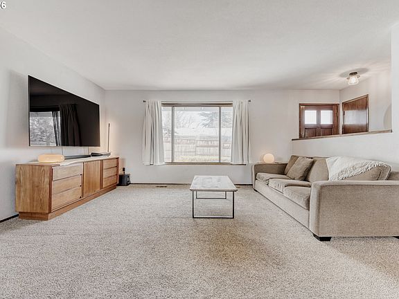 5th image of 3886 SE Sunset Ct