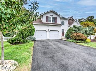 10 Silverbrooke Cir, Howell, NJ 07731