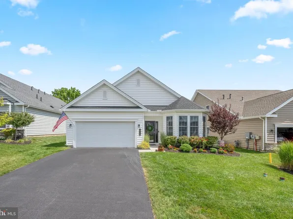 411 National Dr, Downingtown, PA 19335