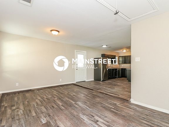 5th image of 106 Fannin Dr