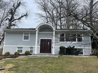 212 Ross Dr SW, Vienna, VA 22180