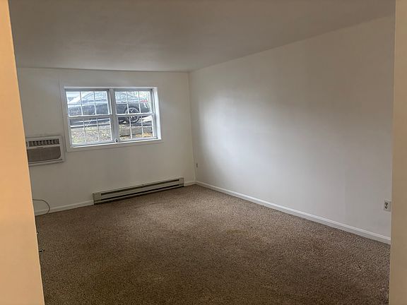 3rd image of 61 Storey Ave APT 6