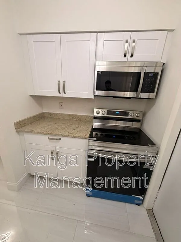 2 bed, 1.0 bath, 624 sqft, $1,950 — Photo 4