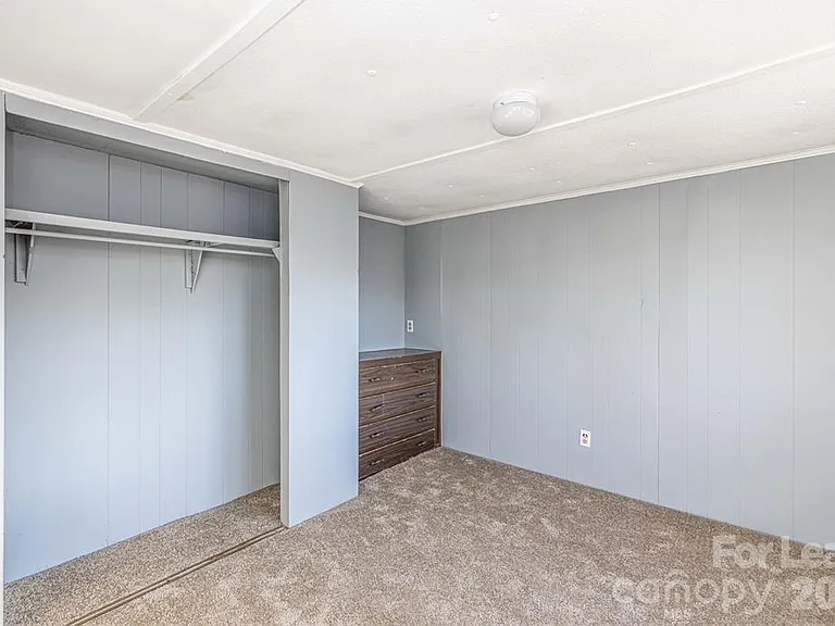 126 Poe Dr — Photo 23