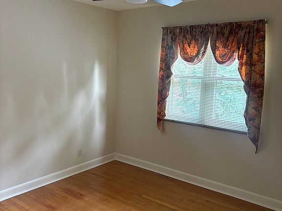 5th image of 3055 Wallace Cir