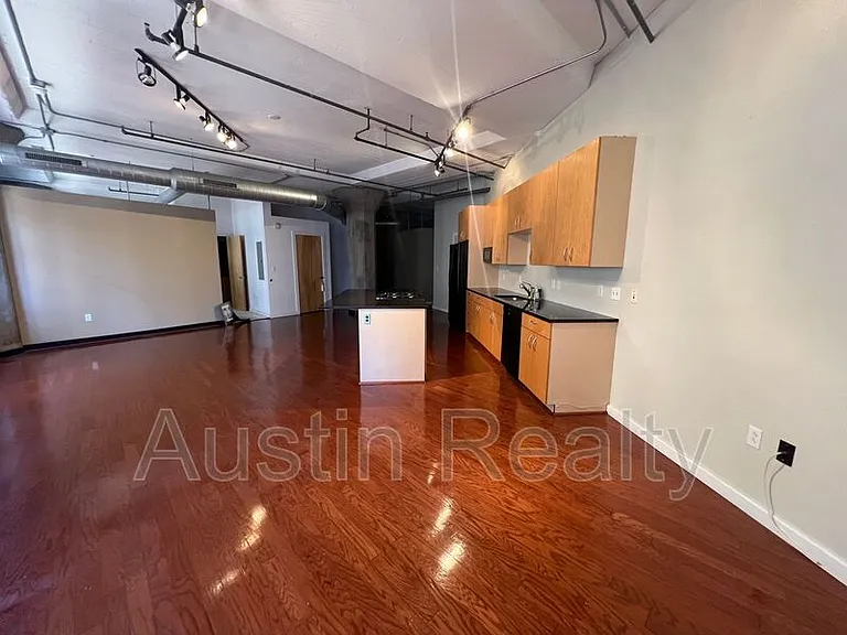 1619 Washington Ave #403 — Photo 4