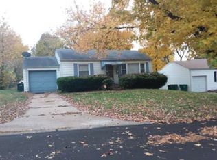 1014 Roxton Dr, Saint Louis, MO 63137