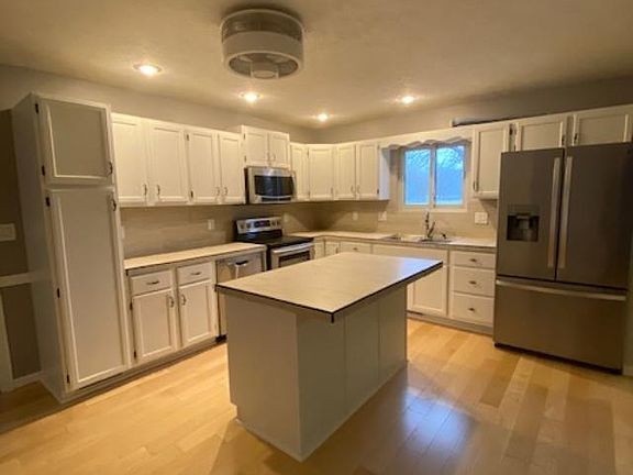 5th image of 637 Kristy Dr