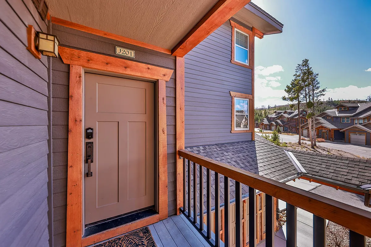 Building Photo - 250 Cozens Pointe Cir #J-201