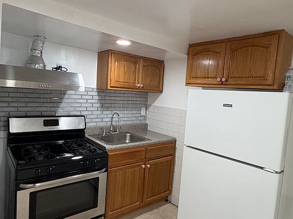 3rd image of 11547 144th St Floor 1