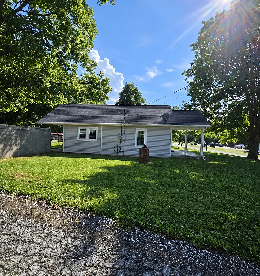3 bed, 816 sqft, $1,250 — Photo 3