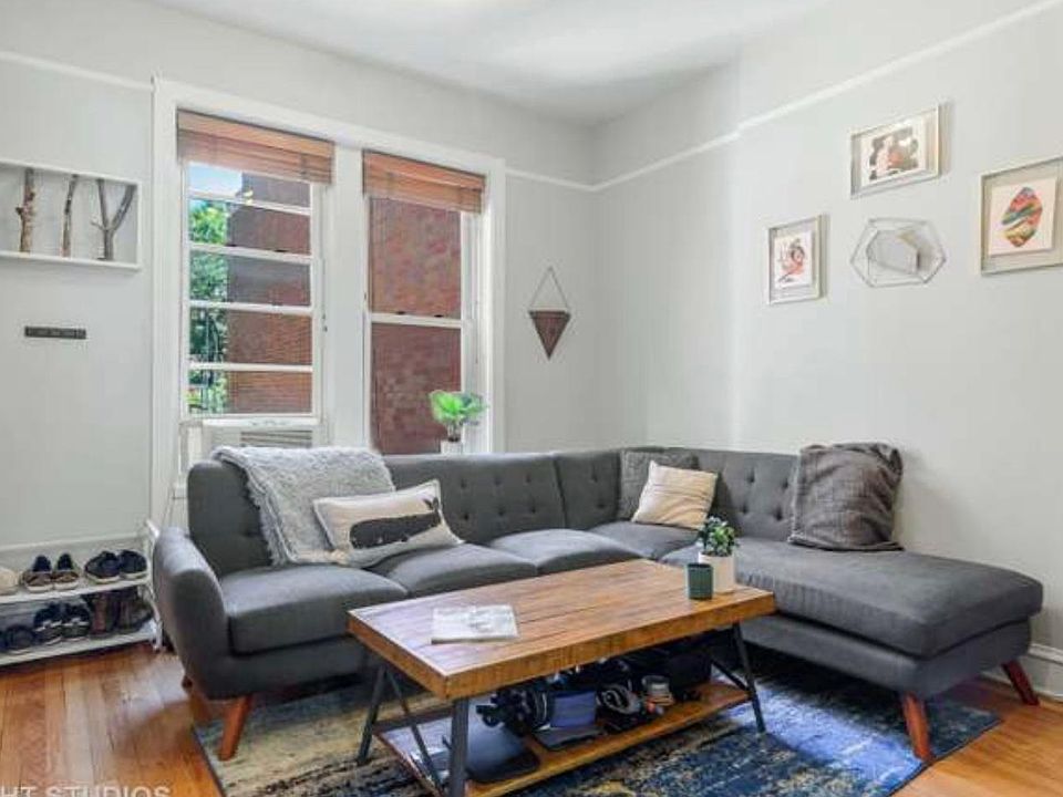 1st image of 725 W Aldine Ave APT 1