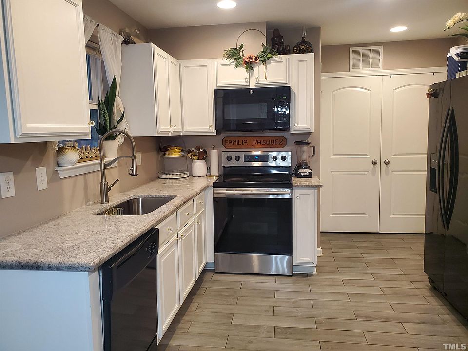 2744 Maybrook Crossing Dr, Raleigh, NC 27610 Zillow