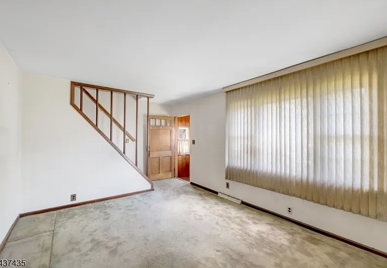 203 Charlton Ave — Photo 5