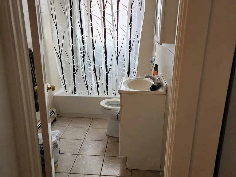 20 Shanley St #1L — Photo 4