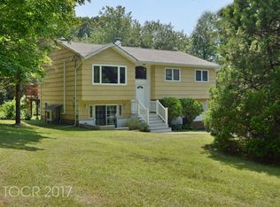 29 Maryann Rd, Oak Ridge, NJ 07438