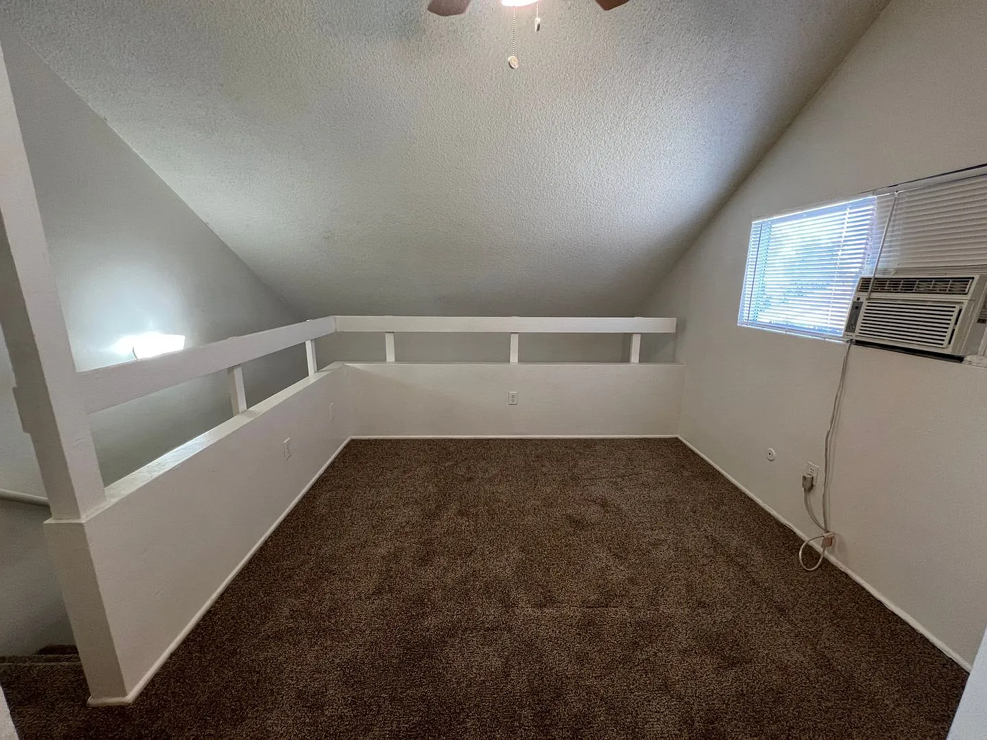 2810 N. Chester Ave — Photo 3