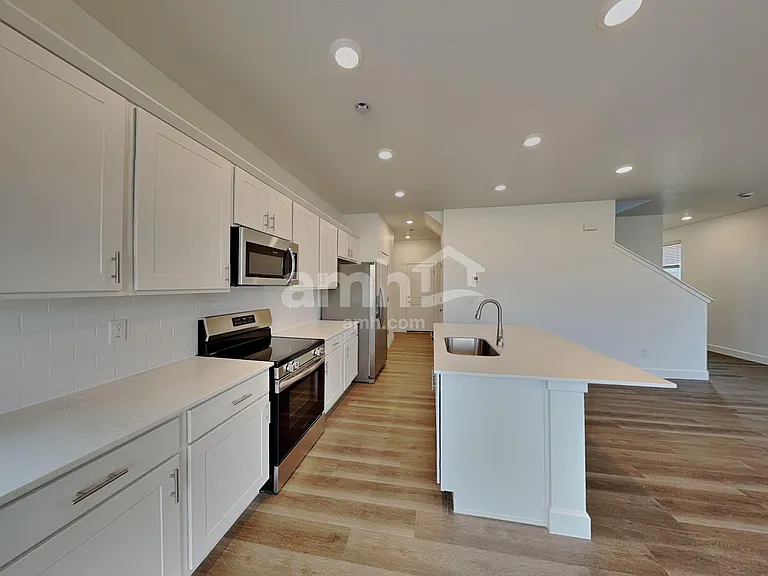 10057 Atchinson Ct — Photo 3