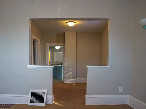 4th image of 2907 Benjamin St NE #1