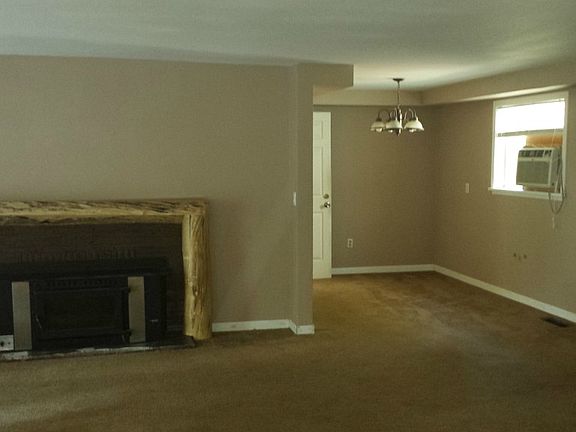 5th image of 10203 Frontier Pl NW