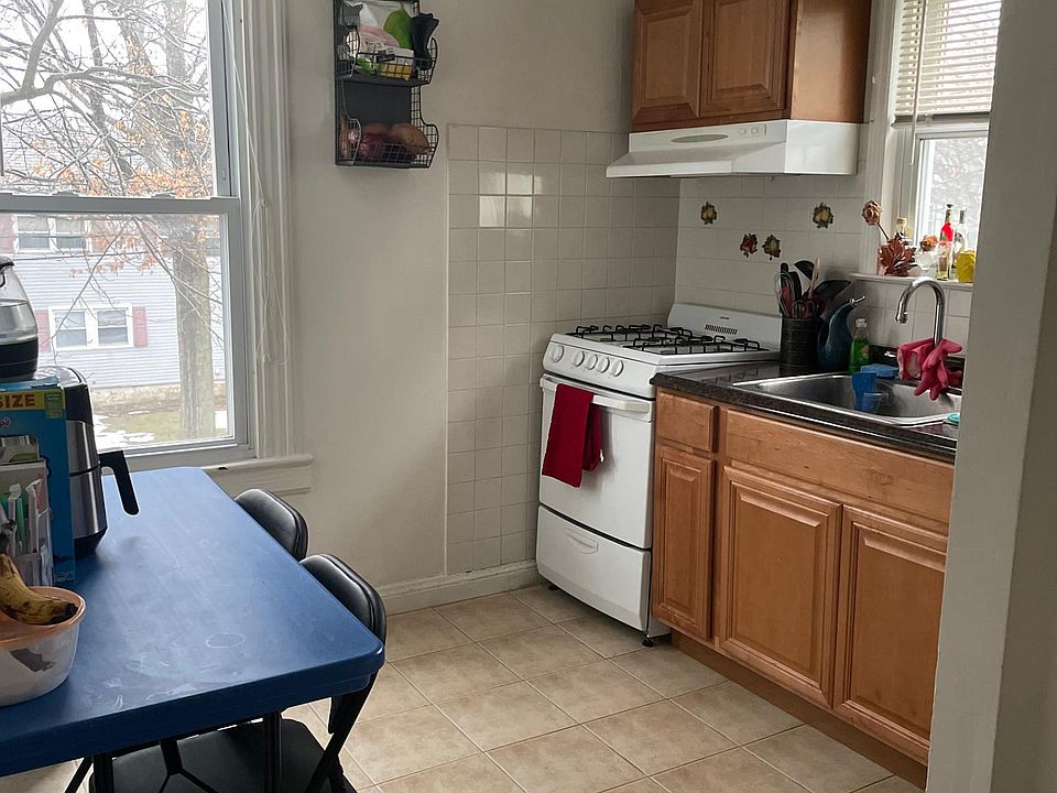 2nd image of 37 7th St #2