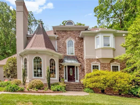 1105 Fallbrook Ln, Lewisville, NC 27023