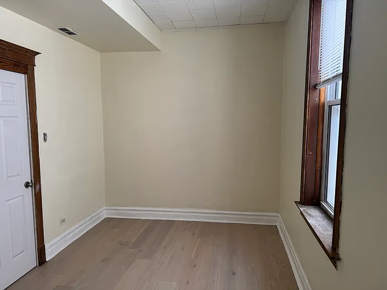 approximately 8' x 10' bedroom