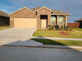 2221 Myrtle Beach Dr, Fort Worth, TX 76108