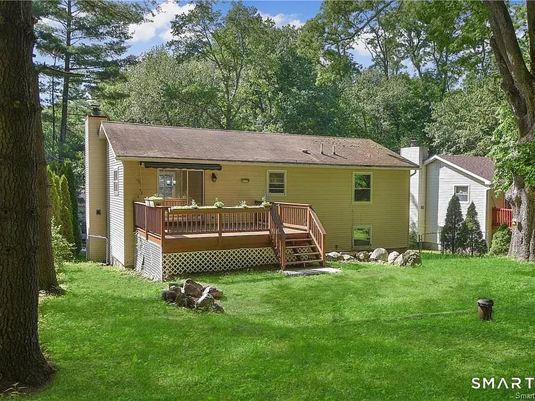 8 Circle Dr — Photo 20