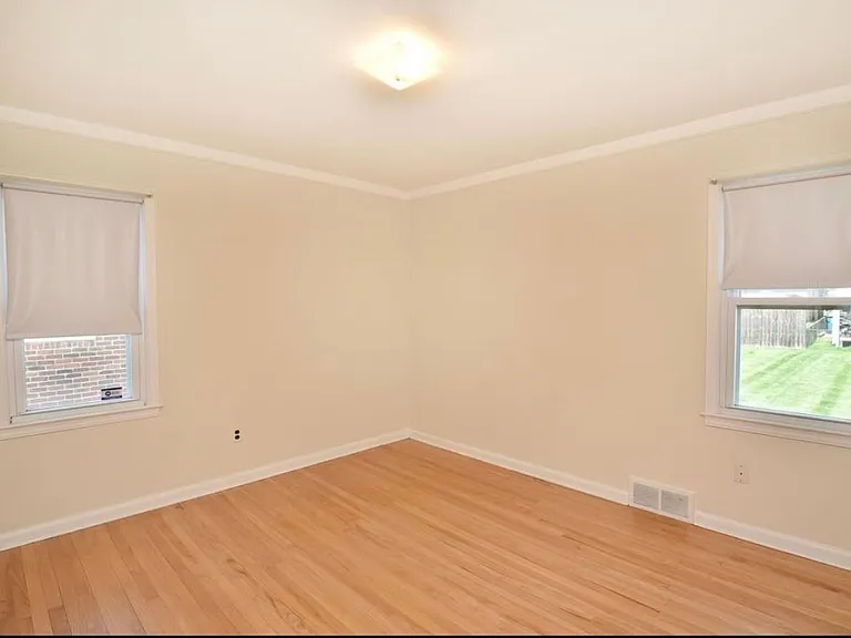 523 E La Salle Ave — Photo 8