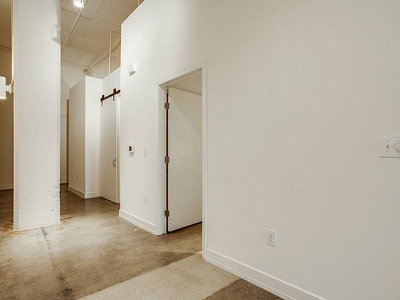 2nd image of 1401 S Flores St APT 106
