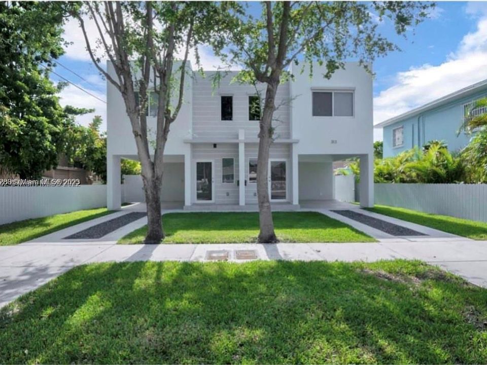 2nd image of 313 NW 34th Ave #313