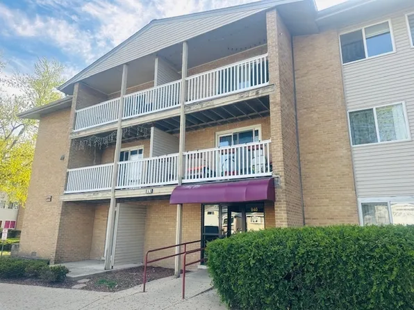 940 Beau Dr Unit 111, Des Plaines, IL 60016