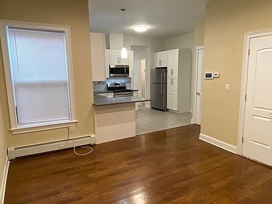 3rd image of 35-04 Ditmars Blvd #3