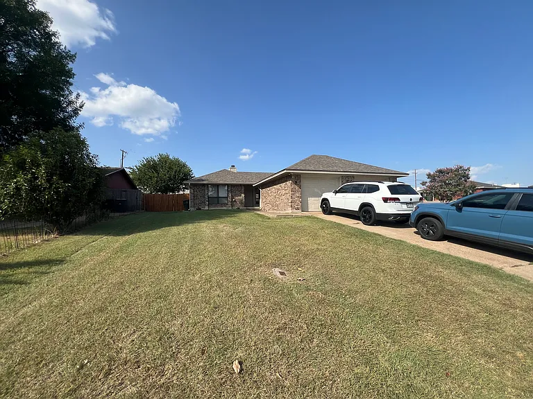 1714B Iris Cir #B — Photo 2