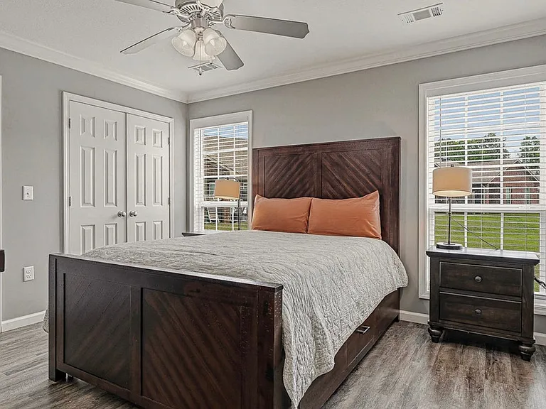 4504 Regina Ct — Photo 36