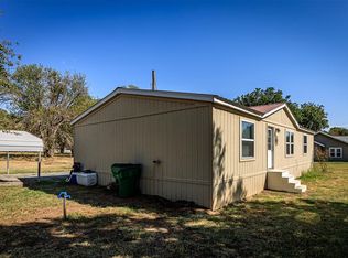 305 E South St, Mangum, OK 73554