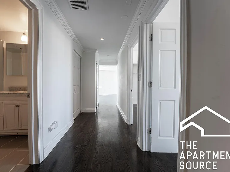 2450 N Milwaukee Ave #2F — Photo 28