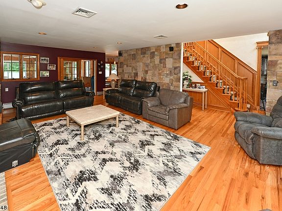 4th image of 26 Alder Dr