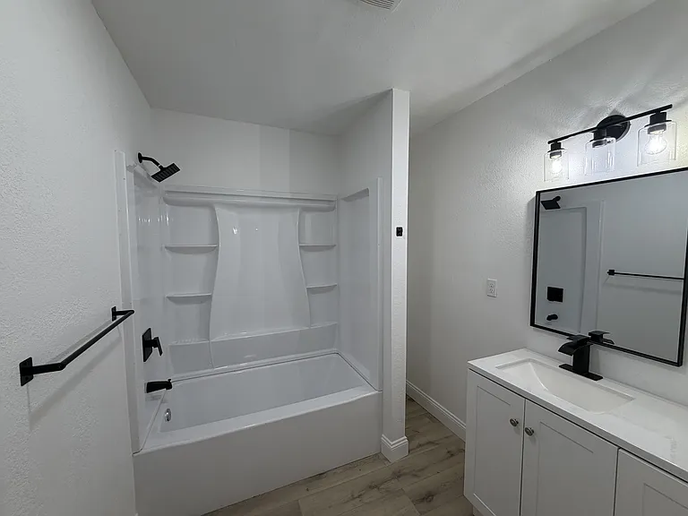 1207 El Tejon Ave #1 — Photo 9