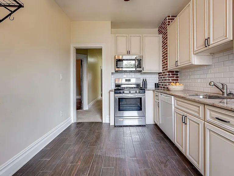 149 Beach St #2 — Photo 3