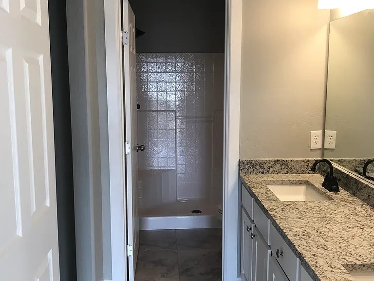 350 Kenzie Cir — Photo 5
