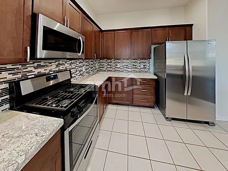 2204 Perkins Crossing Dr — Photo 3