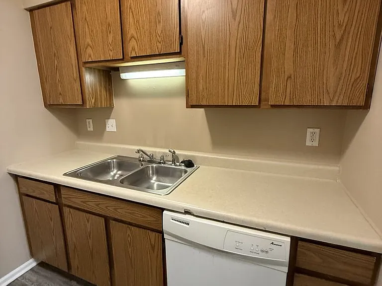 Foxfire West Apartments — Photo 34