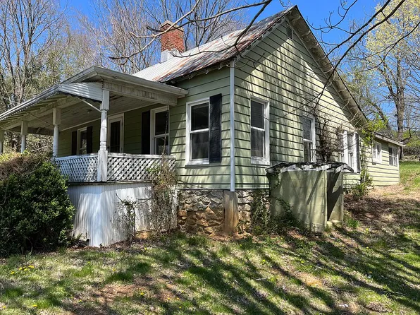 339 S Independence Ave, Independence, VA 24348