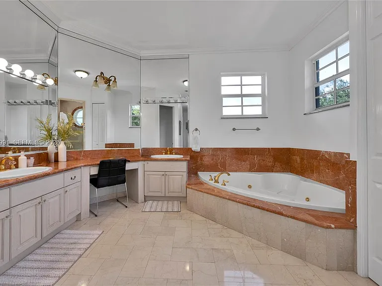 6200 Granada Blvd — Photo 16