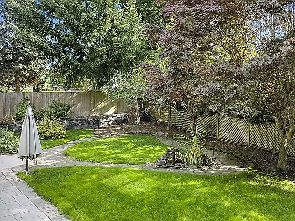 4th image of 91 Madrona Park Dr
