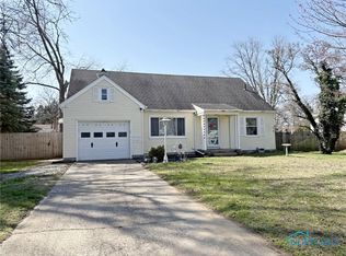 825 Wallace Ave, Bowling Green, OH 43402
