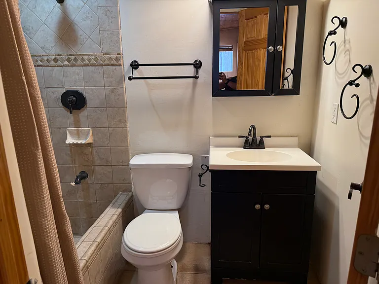 1618 W Alameda St #A — Photo 5